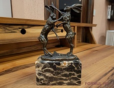 Дерущиеся зайцы