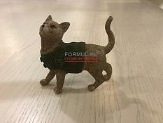 Кошка в свитере