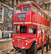 G2202  Red bus