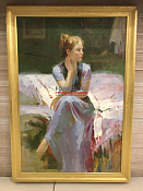 Сидящая девушка
